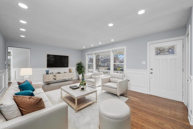 Building Photo - 149 Gilbert Ave