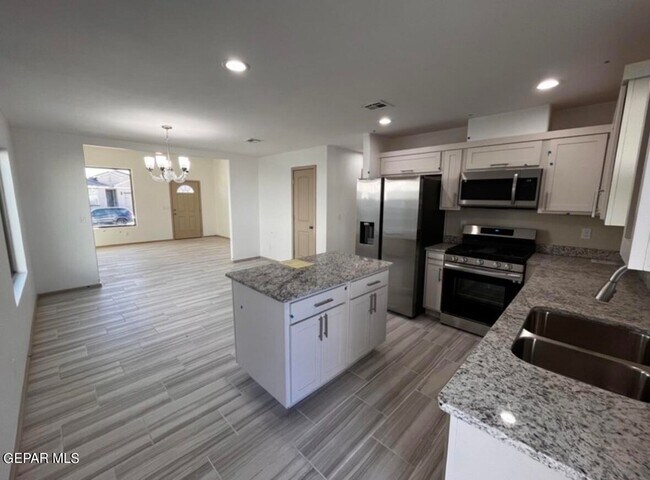 Foto del edificio - 617 Cedarwood Ave