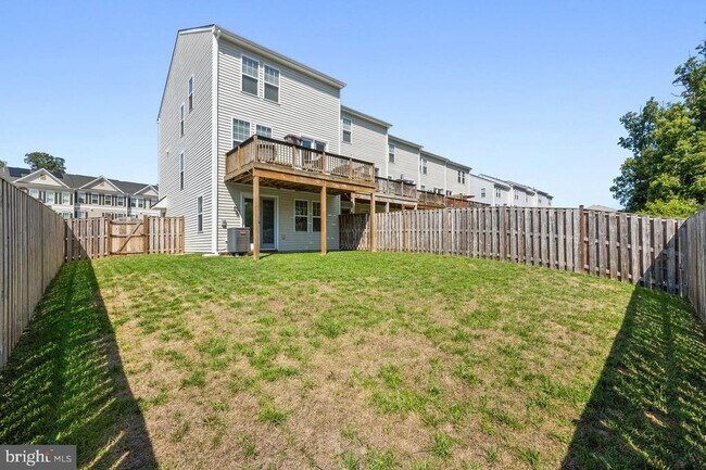 Foto del edificio - 121 Sequoia Dr