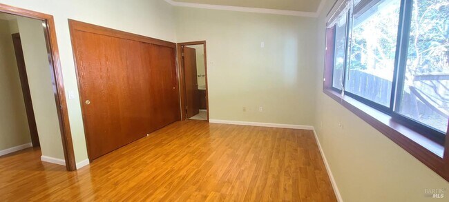 Building Photo - 390 Alden Ct