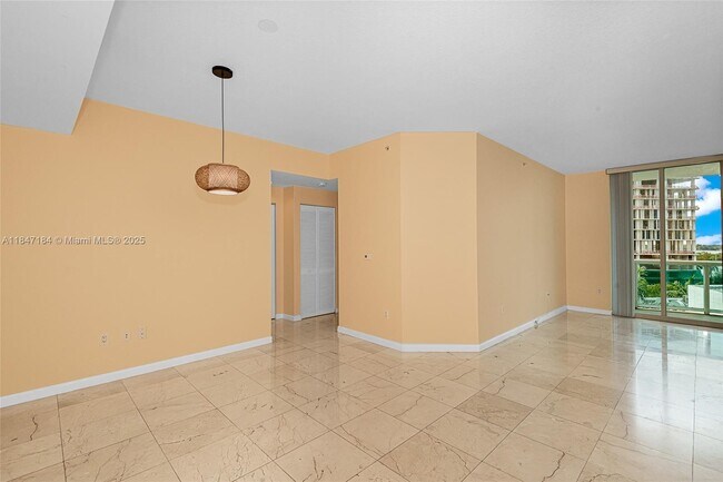 Foto del edificio - 7900 Harbor Island Dr