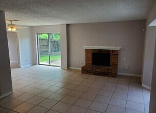 Building Photo - 9201 Carousel Ln