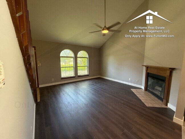 Foto del edificio - 2703 Mayflower Dr