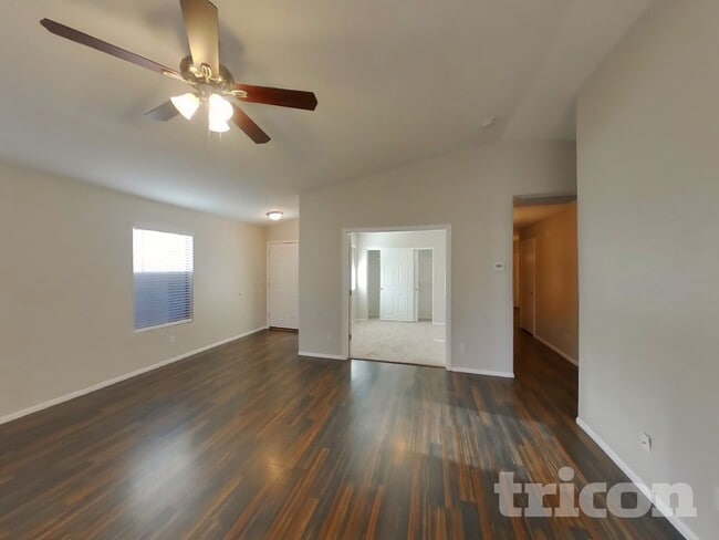 Building Photo - 818 E Tucci St