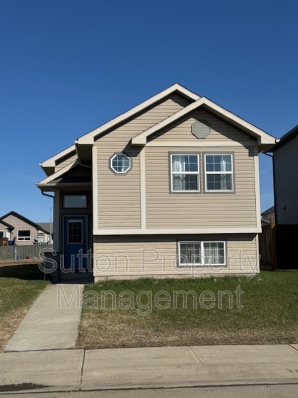 Building Photo - 11246 74th AvenueKey 172