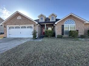 Building Photo - 59 Forest St NE