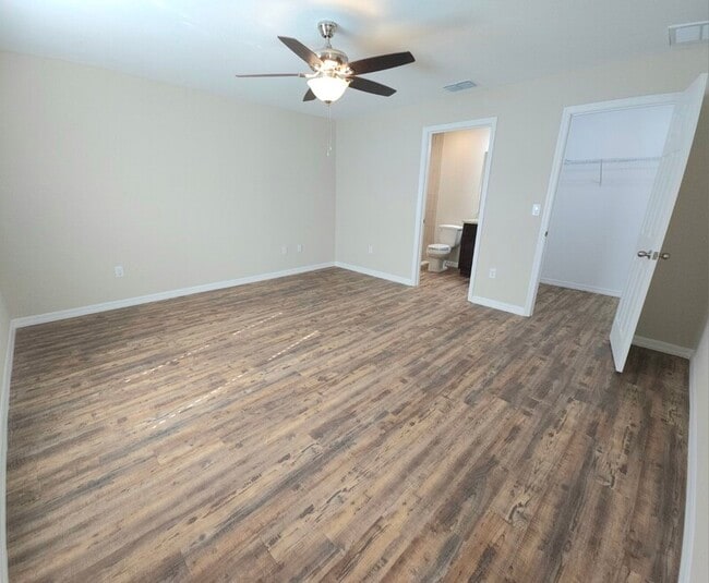 Foto del edificio - 60 Bahia Court Track