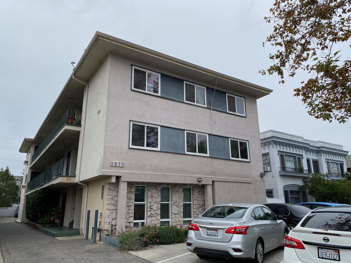 Great central location - 1835 S Van Ness Ave