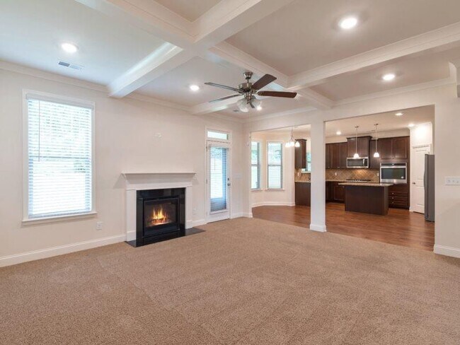 Building Photo - 485 Rose Hill Ln SW