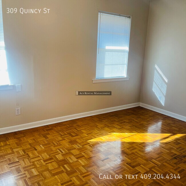 Foto del edificio - 309 Quincy St
