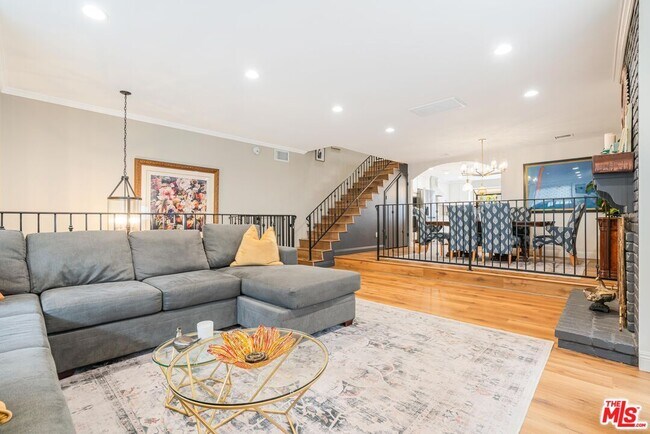 Foto del edificio - 18100 Burbank Blvd