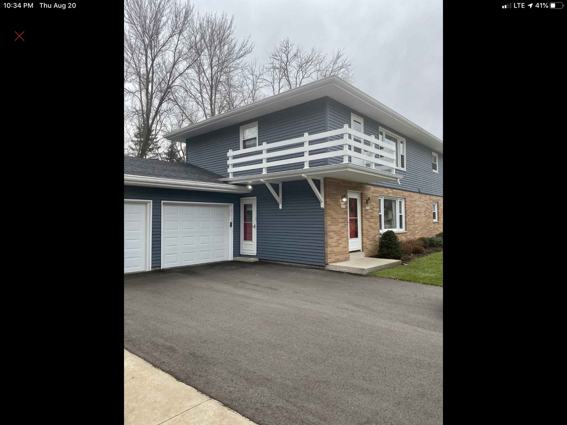 10131 W Denis Ave, Hales Corners, WI 53130 Townhouse for Rent in