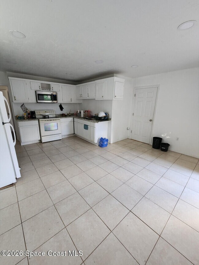 Foto del edificio - 1066 Galty Cir NE