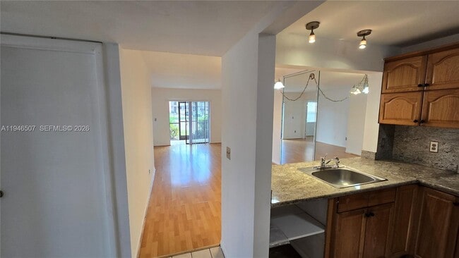 Building Photo - 871 NE 207th Ln