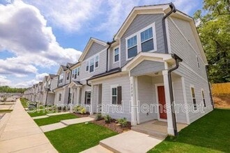 Building Photo - 2065 Lotus Dr