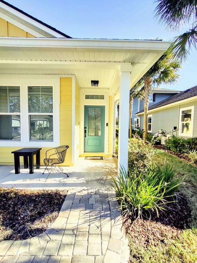 Building Photo - 253 Bella Dr