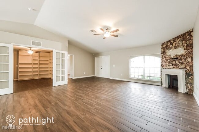Building Photo - 3 br, 2 bath House - 8811 Buckingham Road ...
