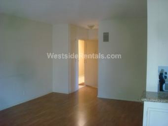NA - 12231 Moorpark St