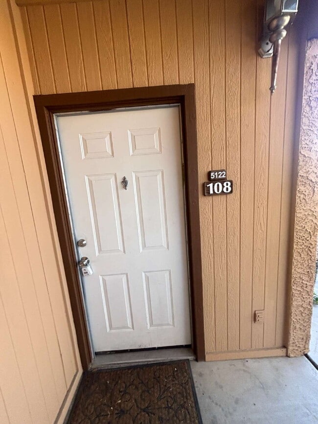 Foto del edificio - 2 Bed, 2 Bath condo, ground floor unit