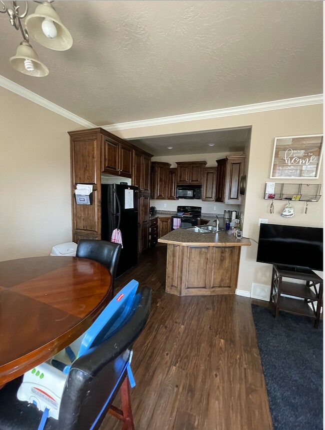 Building Photo - 104 S 610 E