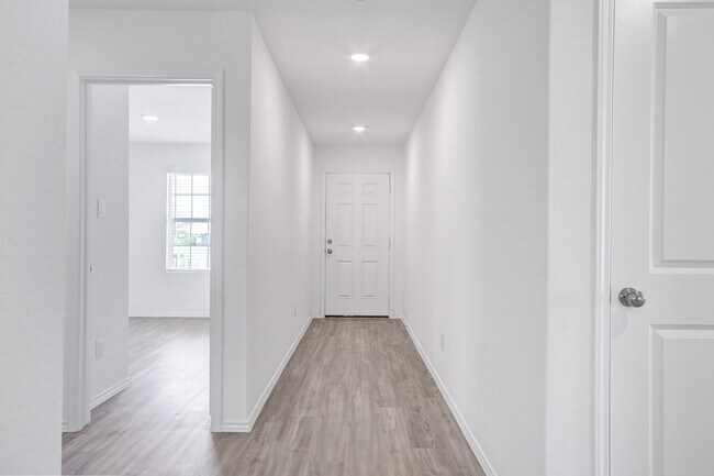 Foto del edificio - 4 Bedroom Home on Corner Lot in Waterwheel Subdivision