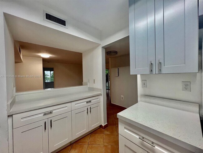 Foto del edificio - 10755 SW 108th Ave