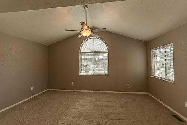 Foto del edificio - Beautiful 3 bedroom 2 bath home in  Pleasa...