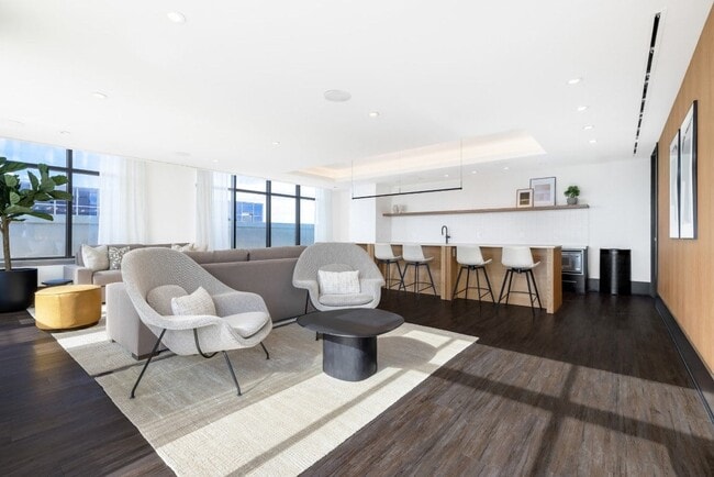 Interior Photo - Latitude