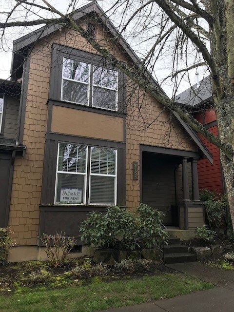 Primary Photo - 7158 NE Stonewater St