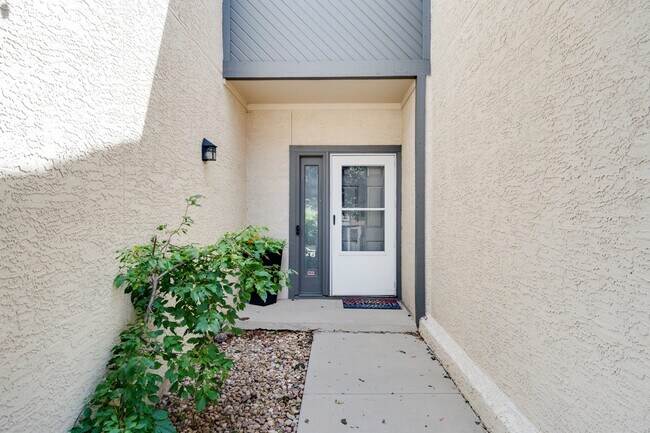 Building Photo - 4917 Bluestem Dr