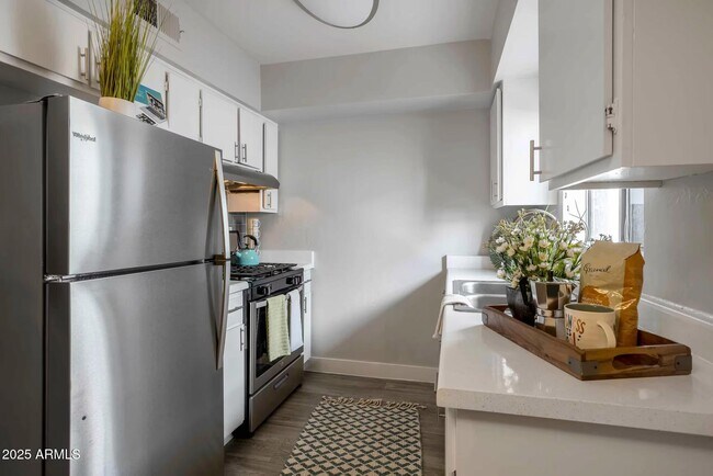Building Photo - 2627 N 45th Ave