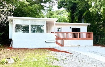 Building Photo - 967 Lake Dr