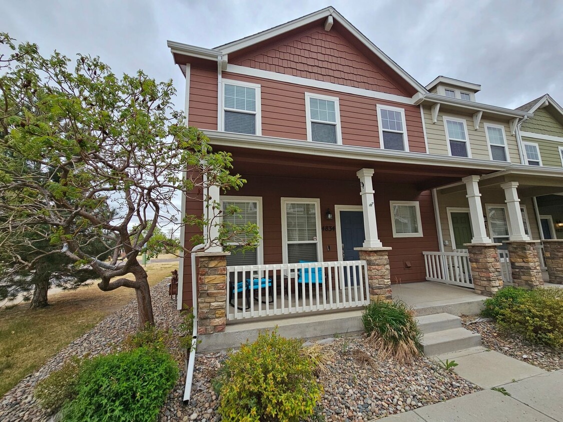 3 Bed 3 bath house in 80916! - 3 Bed 3 bath house in 80916!