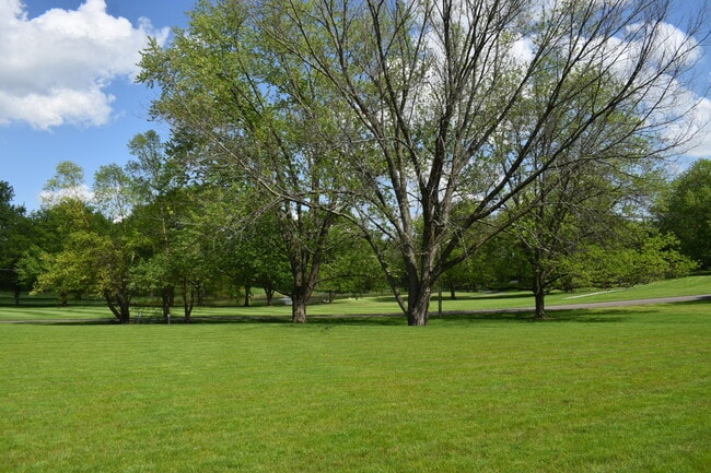 Building Photo - Residences at the Clubhouse