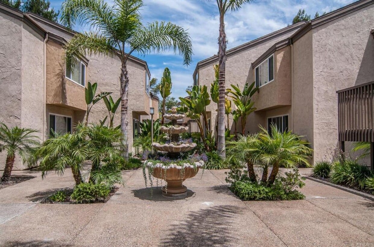 Primary Photo - 2 bedroom, 2 bath top floor condo in La Jolla