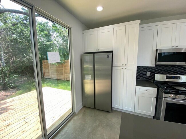 Foto del edificio - 2500 Sweeney Ln