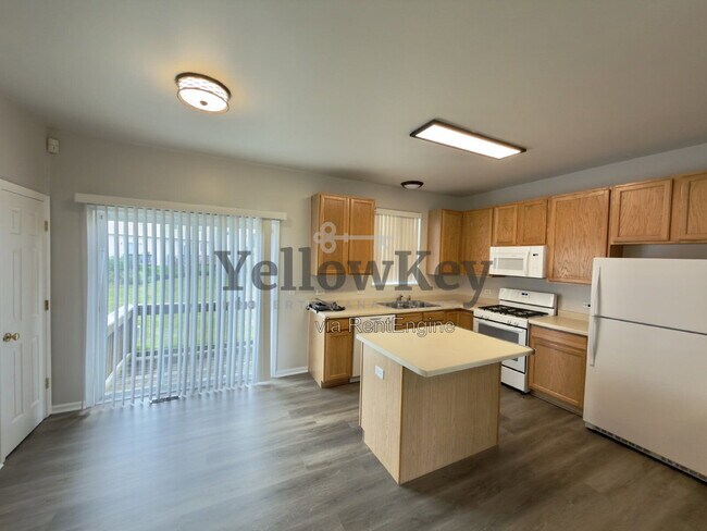 Building Photo - 1755 Fredericksburg Ln
