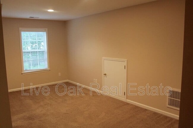 Building Photo - 103 S Corwood Ave