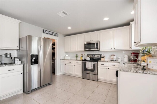 Building Photo - 144 Syrah Ct