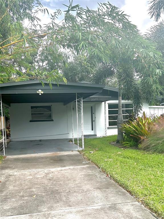 Foto principal - 2377 Main St