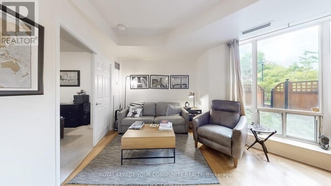 Photo du bâtiment - 455-455 Rosewell Ave