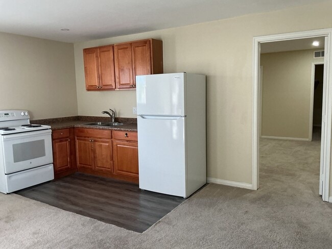 Photo - Los Caballeros #001 Apartment