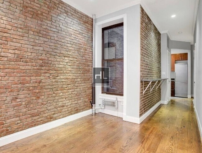 Foto del edificio - EAST 83 STREET