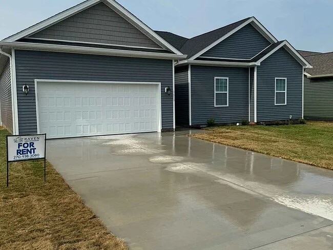 Building Photo - 2613 Cedrus Ave