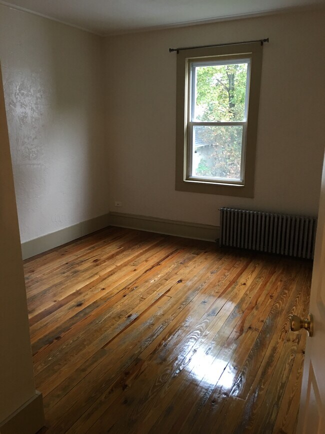 dormitorio 1 - 314 Elm St