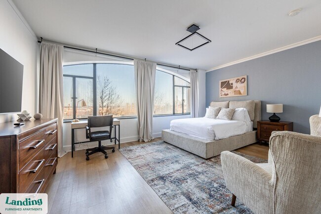 Building Photo - 933 McGee St