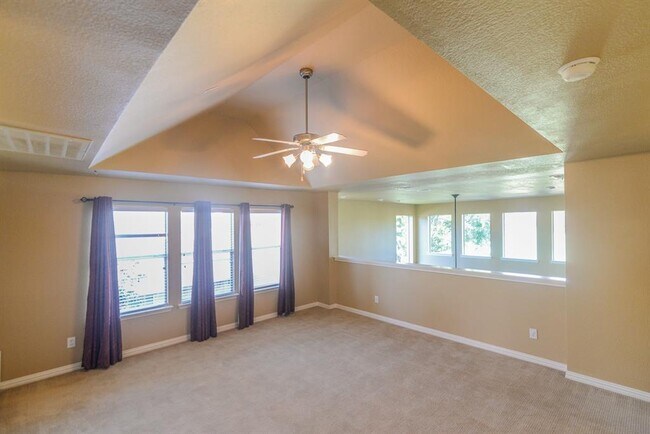 Building Photo - 1208 Somerset Dr