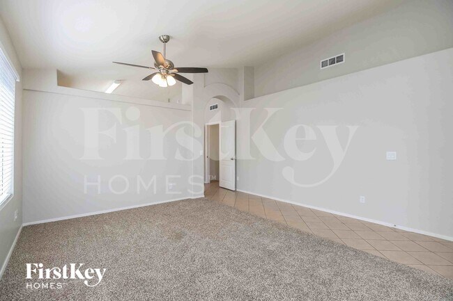Foto del edificio - 4354 E Birchwood Cir