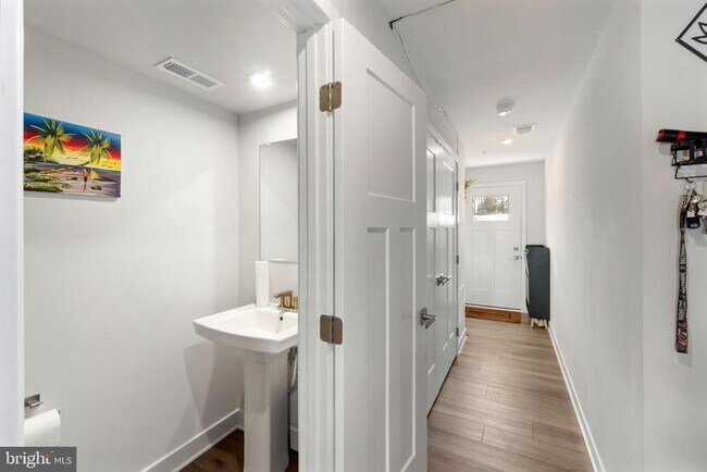 Foto del edificio - 7932 Tanbridge Ln