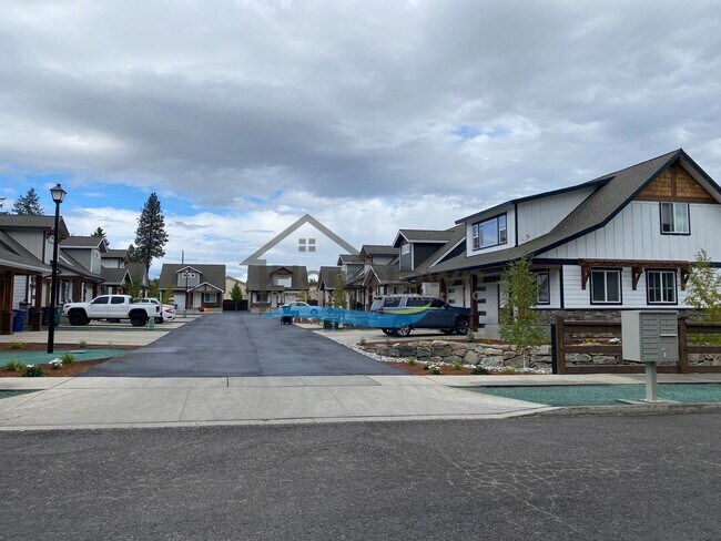 Foto del edificio - Beautiful Custom Craftsman Home in Coeur d...
